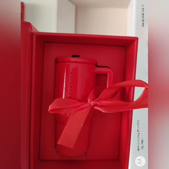 HydroJug Other - HydroJug Xmas Edition PR Box Exclusive Holly Ornament BNIB - In Hand Ships Fast